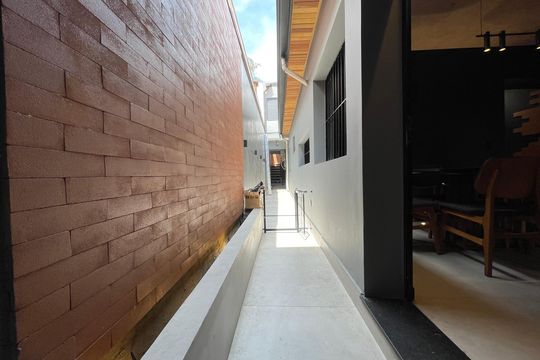 Entrada de casa à venda com 3 quartos, 140m² em Jardim Bonfiglioli, São Paulo