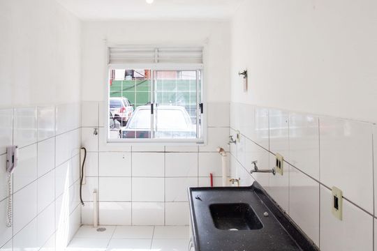 Cozinha de apartamento à venda com 2 quartos, 54m² em Jardim Casa Grande, Diadema