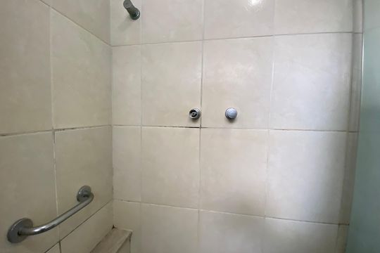 Banheiro Social de apartamento à venda com 2 quartos, 70m² em Jacarepaguá, Rio de Janeiro