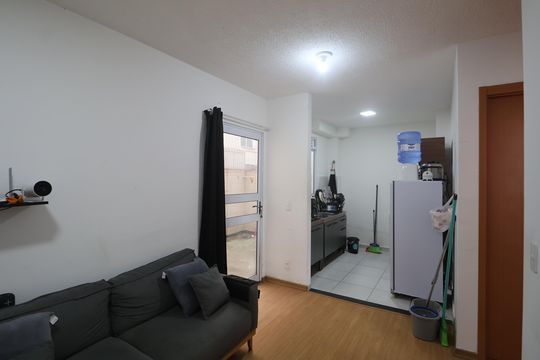 Sala de apartamento à venda com 2 quartos, 44m² em Estância Velha, Canoas