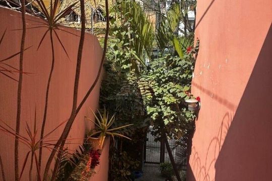 Casa à venda com 3 quartos, 198m² em Jardim das Vertentes, São Paulo