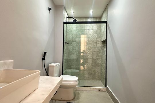 Banheiro Social de apartamento à venda com 4 quartos, 148m² em Ipanema, Rio de Janeiro