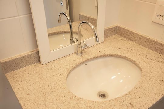 Banheiro de kitnet/studio à venda com 1 quarto, 25m² em Vila Clementino, São Paulo
