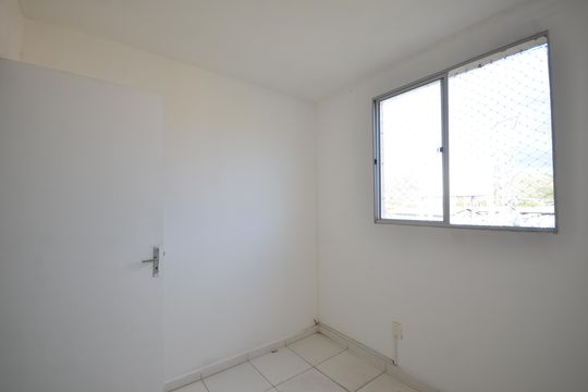 Quarto 2 de apartamento para alugar com 2 quartos, 44m² em Campo Grande, Rio de Janeiro