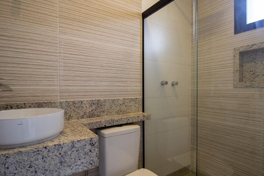 Banheiro da Suíte 2 de casa de condomínio à venda com 4 quartos, 300m² em Vargem Pequena, Rio de Janeiro