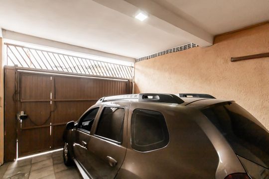 Garagem de casa à venda com 3 quartos, 400m² em Vila Silvia, São Paulo