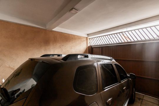Garagem de casa à venda com 3 quartos, 400m² em Vila Silvia, São Paulo