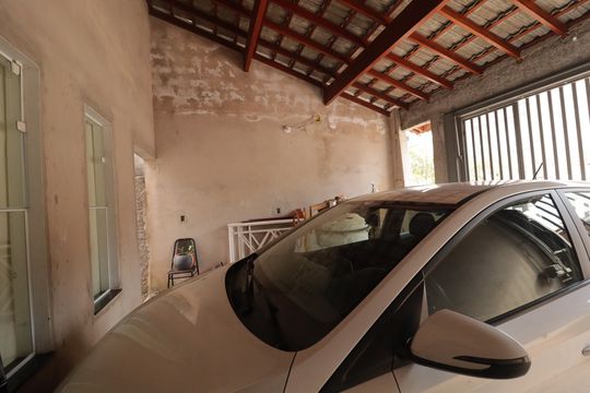 Garagem de casa à venda com 3 quartos, 223m² em Jardim Novo Mundo, Várzea Paulista