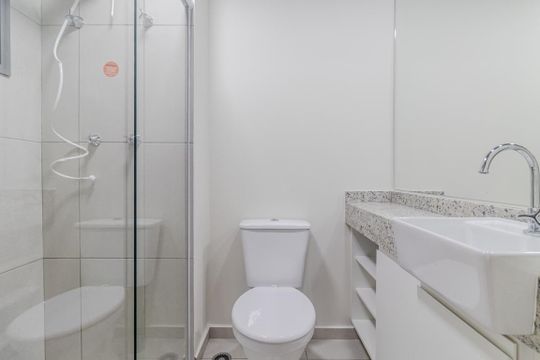 Banheiro de kitnet/studio à venda com 1 quarto, 22m² em Vila Madalena, São Paulo