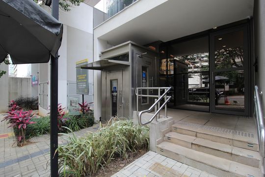 Fachada e Portaria de kitnet/studio à venda com 1 quarto, 30m² em Indianópolis, São Paulo