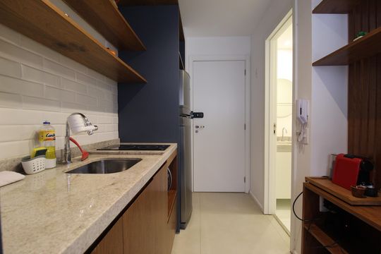 Cozinha de kitnet/studio à venda com 1 quarto, 30m² em Indianópolis, São Paulo