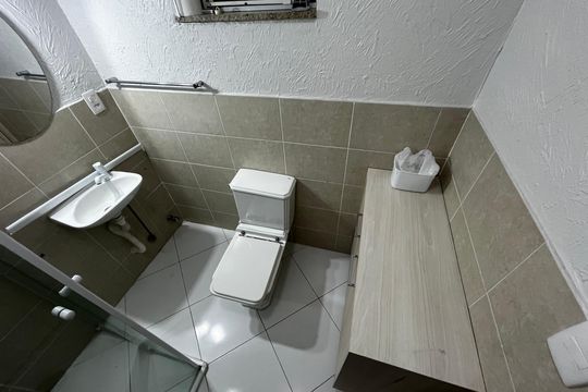 Banheiro da Garagem de casa à venda com 3 quartos, 228m² em Água Fria, São Paulo