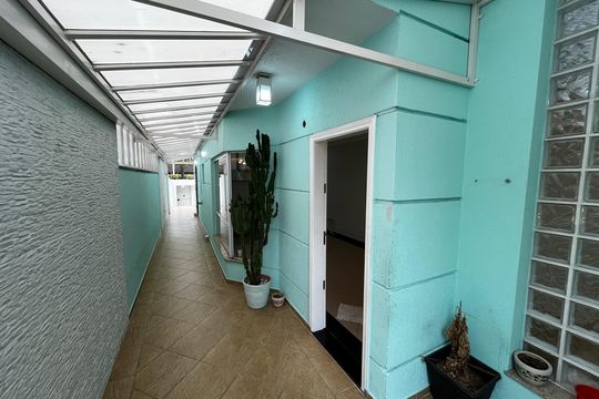 Entrada de casa à venda com 3 quartos, 228m² em Água Fria, São Paulo