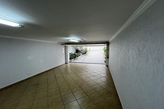 Garagem de casa à venda com 3 quartos, 228m² em Água Fria, São Paulo