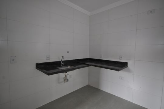 Cozinha de apartamento para alugar com 1 quarto, 27m² em Parque Vitoria, São Paulo