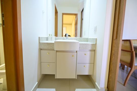 Banheiro de apartamento para alugar com 1 quarto, 42m² em Setor Bueno, Goiânia