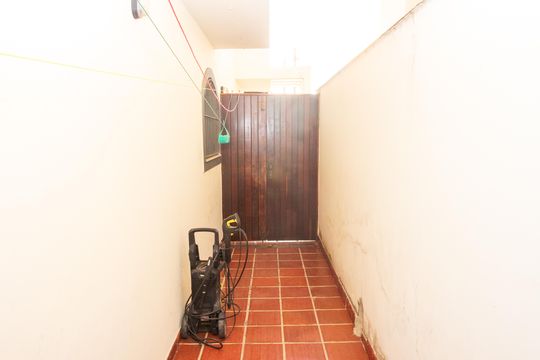 Corredor de casa à venda com 4 quartos, 175m² em Vila Sao Paulo, São Paulo