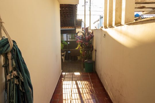 Corredor de casa à venda com 4 quartos, 175m² em Vila Sao Paulo, São Paulo