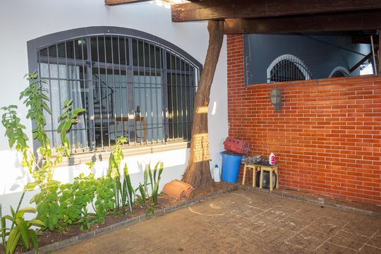 Garagem de casa à venda com 4 quartos, 175m² em Vila Sao Paulo, São Paulo