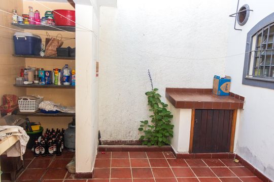Área de Serviço de casa à venda com 4 quartos, 175m² em Vila Sao Paulo, São Paulo