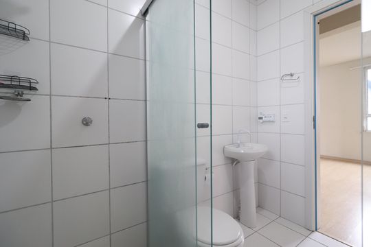 Banheiro de apartamento para alugar com 2 quartos, 66m² em Roselândia, Novo Hamburgo