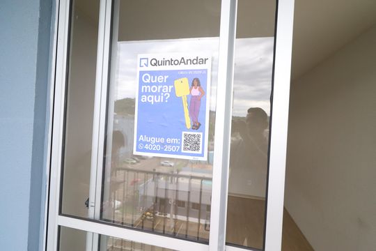 Placa de apartamento para alugar com 2 quartos, 66m² em Roselândia, Novo Hamburgo