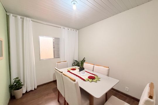 Casa à venda com 4 quartos, 150m² em Jardim Novo Mundo, Várzea Paulista