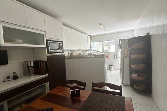 Cozinha de casa de condomínio à venda com 5 quartos, 250m² em Barra da Tijuca, Rio de Janeiro