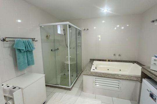 Banheiro da Suíte 3 de casa de condomínio à venda com 5 quartos, 250m² em Barra da Tijuca, Rio de Janeiro