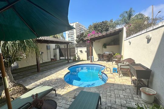 Quintal de casa de condomínio à venda com 5 quartos, 250m² em Barra da Tijuca, Rio de Janeiro