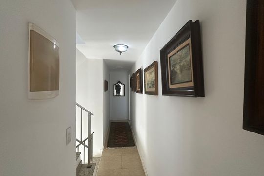 Corredor de casa de condomínio à venda com 5 quartos, 250m² em Barra da Tijuca, Rio de Janeiro