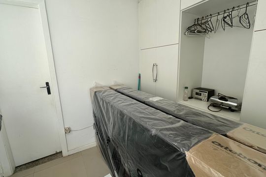 Quarto de Serviço de casa de condomínio à venda com 5 quartos, 250m² em Barra da Tijuca, Rio de Janeiro