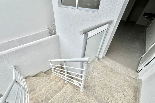 Escada de casa à venda com 2 quartos, 53m² em Vila Paulista, São Paulo