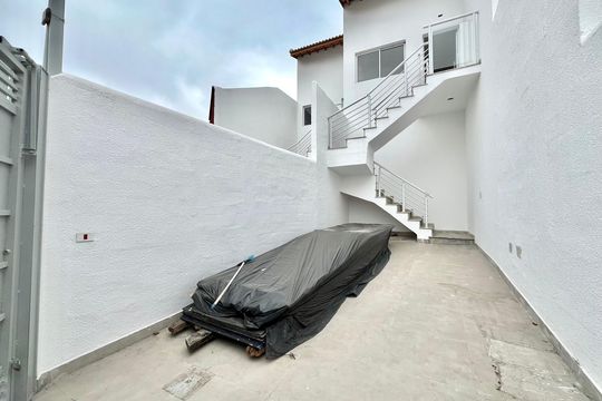 Garagem de casa à venda com 2 quartos, 53m² em Vila Paulista, São Paulo