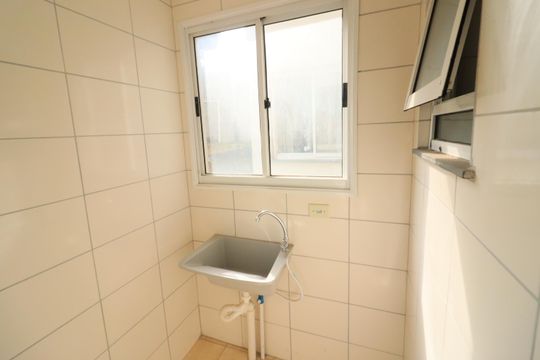 Cozinha e Área de Serviço de apartamento à venda com 2 quartos, 47m² em Quitaúna, Osasco