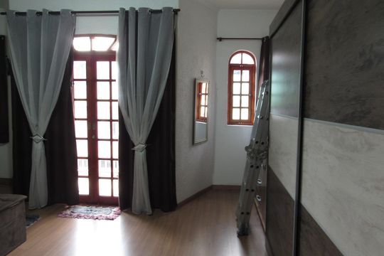 Suíte Principal de casa à venda com 3 quartos, 220m² em São Pedro, Osasco
