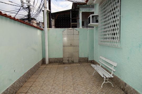Quintal de casa à venda com 3 quartos, 100m² em Parada de Lucas, Rio de Janeiro
