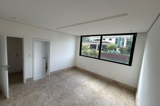Quarto 2 de casa de condomínio à venda com 4 quartos, 700m² em Jardim Serrano, Nova Lima