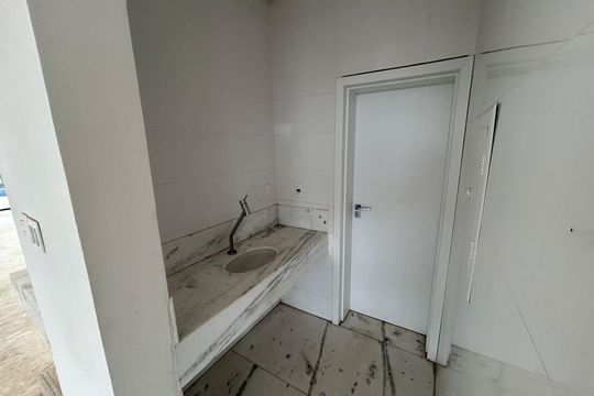 Banheiro 4 de casa de condomínio à venda com 4 quartos, 700m² em Jardim Serrano, Nova Lima