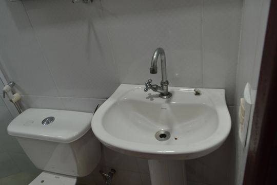 Banheiro de casa de condomínio à venda com 2 quartos, 60m² em Taquara, Rio de Janeiro