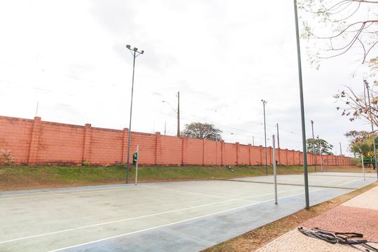 Área Comum - Quadra de Peteca de casa de condomínio para alugar com 4 quartos, 316m² em Jardim das Palmeiras, Uberlândia