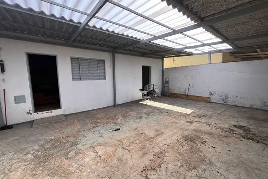 Área Externa de casa para alugar com 3 quartos, 100m² em Taguaritinga, Brasília