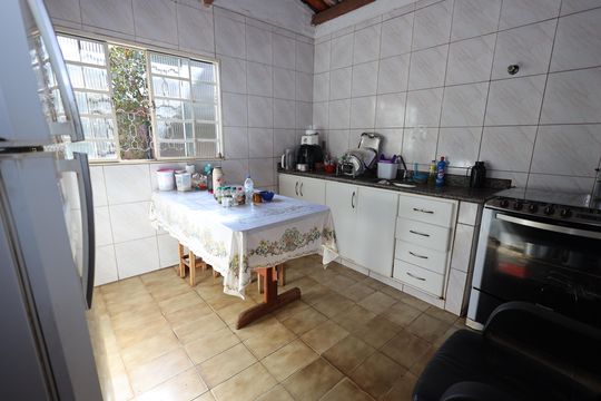 Cozinha de casa para alugar com 3 quartos, 150m² em Jardim Ana Lúcia, Goiânia