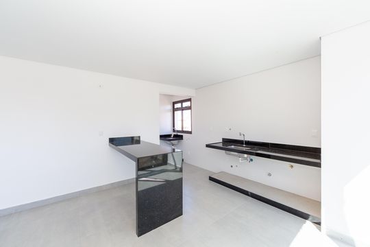 Cozinha de apartamento à venda com 3 quartos, 84m² em Prado, Belo Horizonte