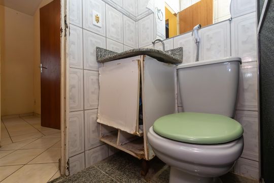 Banheiro Social de apartamento à venda com 2 quartos, 60m² em Jaqueline, Belo Horizonte