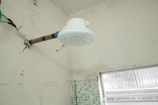 Banheiro de casa para alugar com 2 quartos, 60m² em Jardim Casablanca, São Paulo