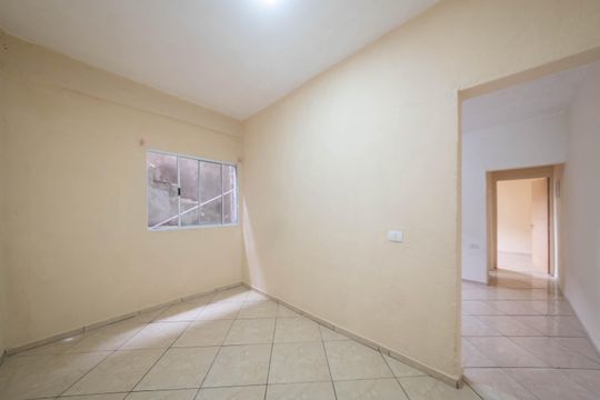 Quarto 2 de casa para alugar com 2 quartos, 60m² em Jardim Casablanca, São Paulo