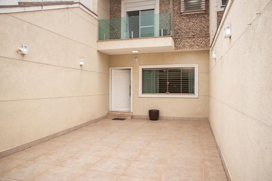 Garagem de casa à venda com 3 quartos, 150m² em Vila da Saúde, São Paulo