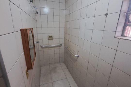 Banheiro de casa à venda com 3 quartos, 100m² em Vila Dalva, São Paulo