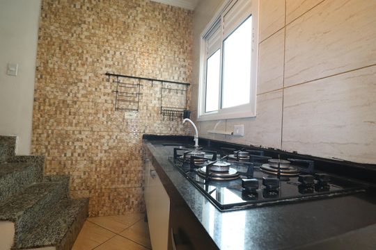 Cozinha de apartamento à venda com 2 quartos, 92m² em Vila Guarará, Santo André